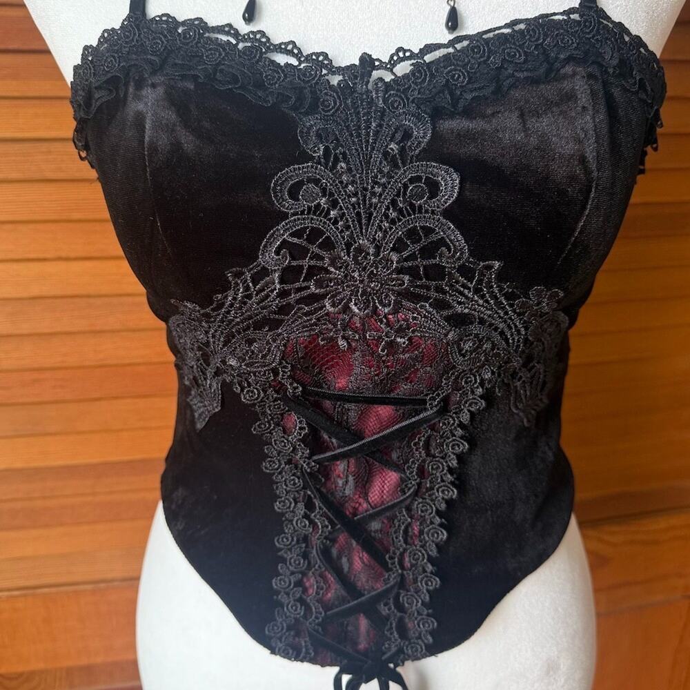 Dark in Love Gothic Victorian Blood Offering Black Red Velvet & Lace Cami Top - Picture 4 of 12
